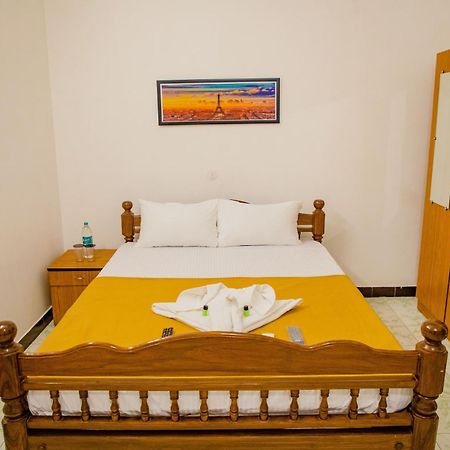 Maison Blanche Near Rock Beach Hotel Pondicherry Exterior foto