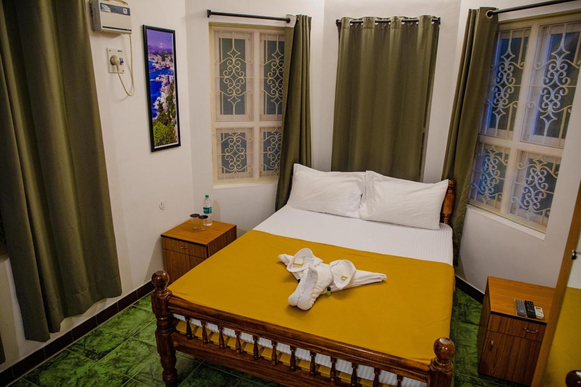 Maison Blanche Near Rock Beach Hotel Pondicherry Exterior foto