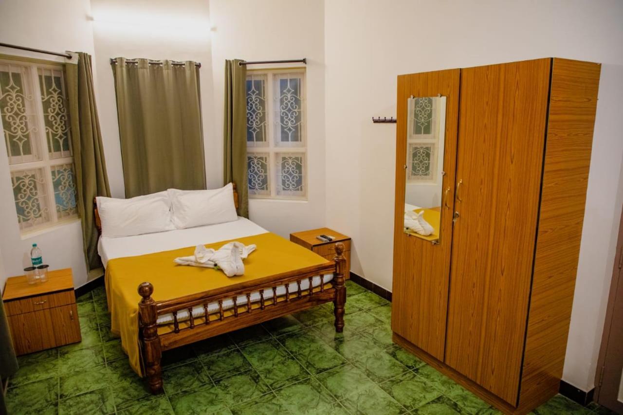 Maison Blanche Near Rock Beach Hotel Pondicherry Exterior foto